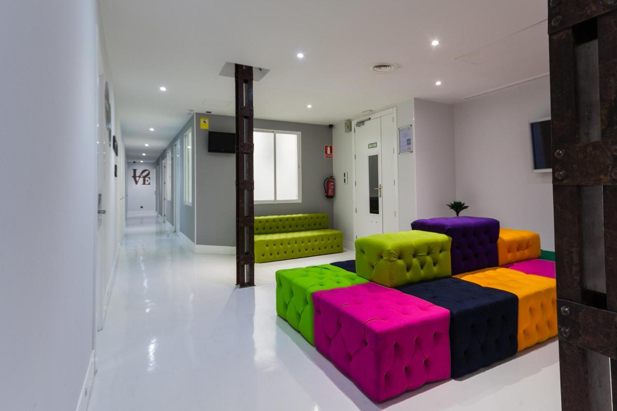 Hostel Gran Via 44 Madryt